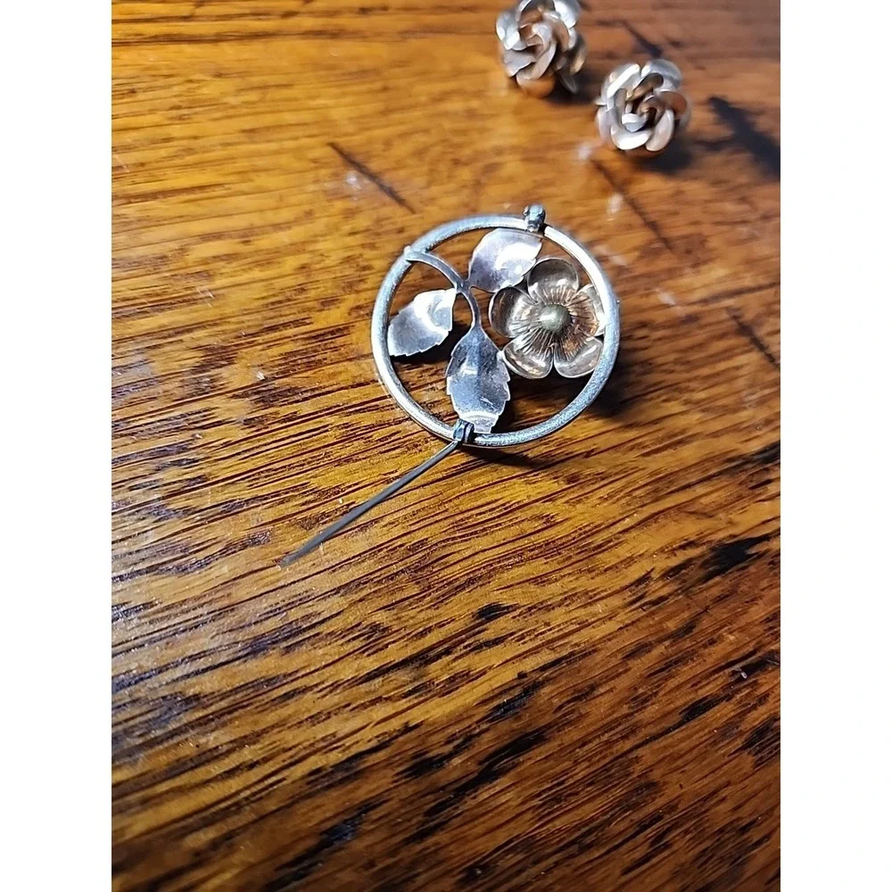 Richard Krementz Gemstones add touch