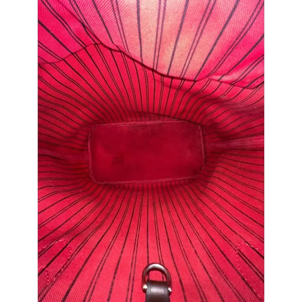 Louis Vuitton pictures interior