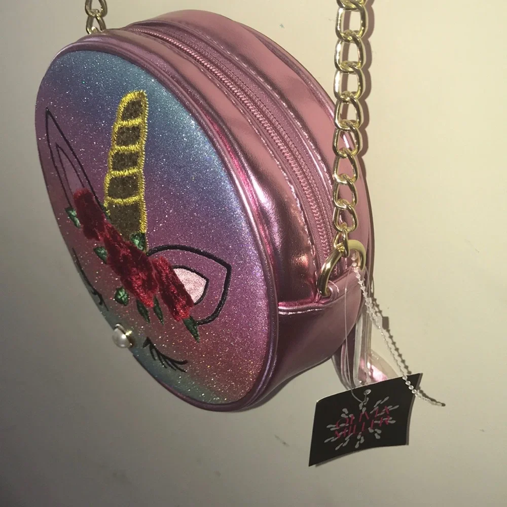 Claires claire’s round