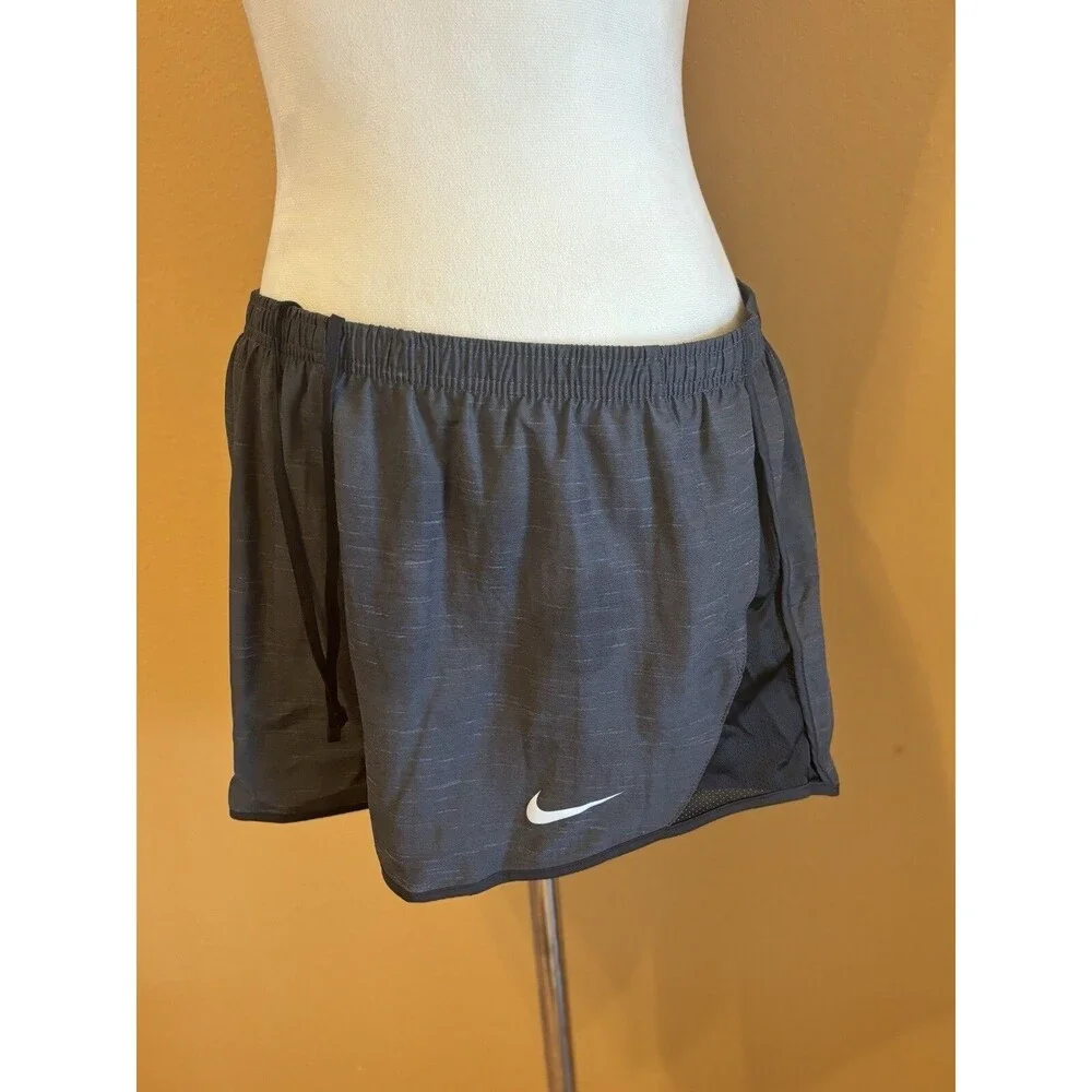 Nike women gray