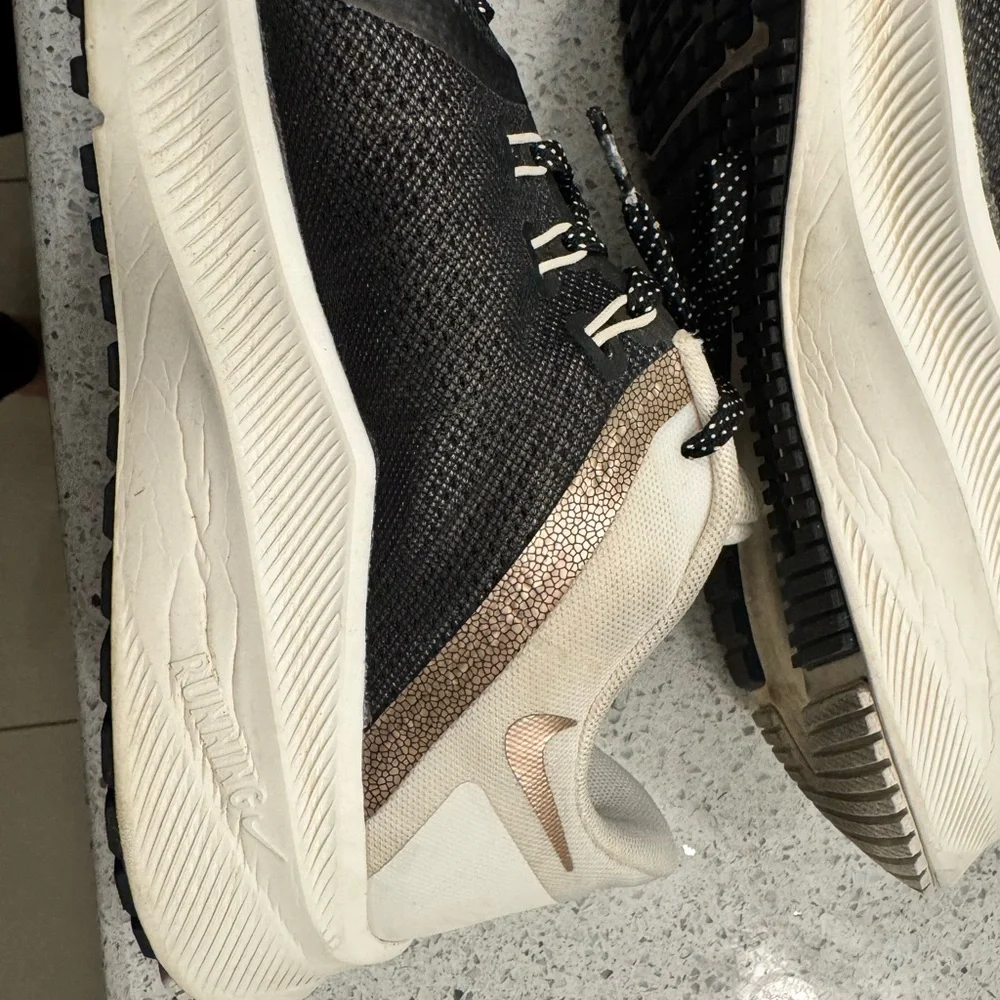 Nike quest 6453