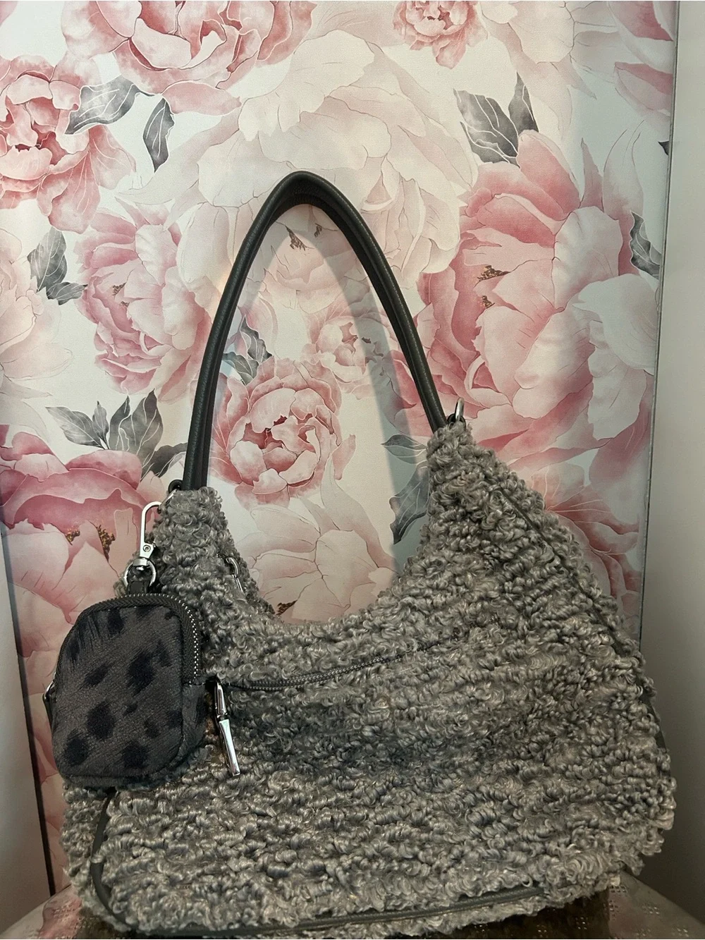 N/A includes detachable