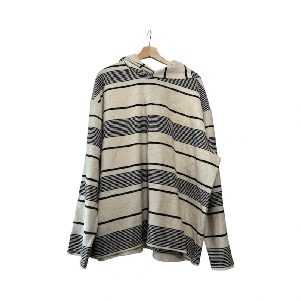 American Eagle Outfitters stripes comfort fit