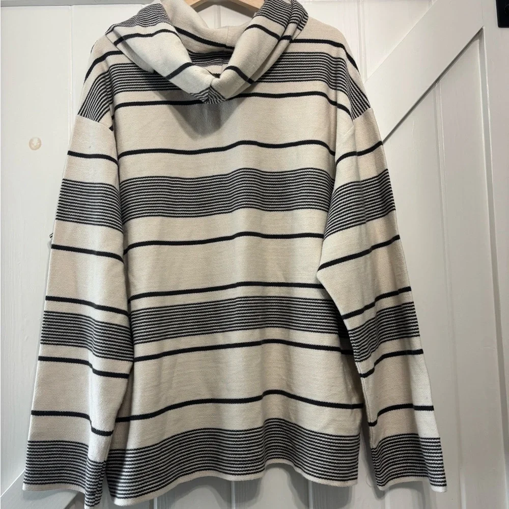 American Eagle Outfitters bold fit stripes