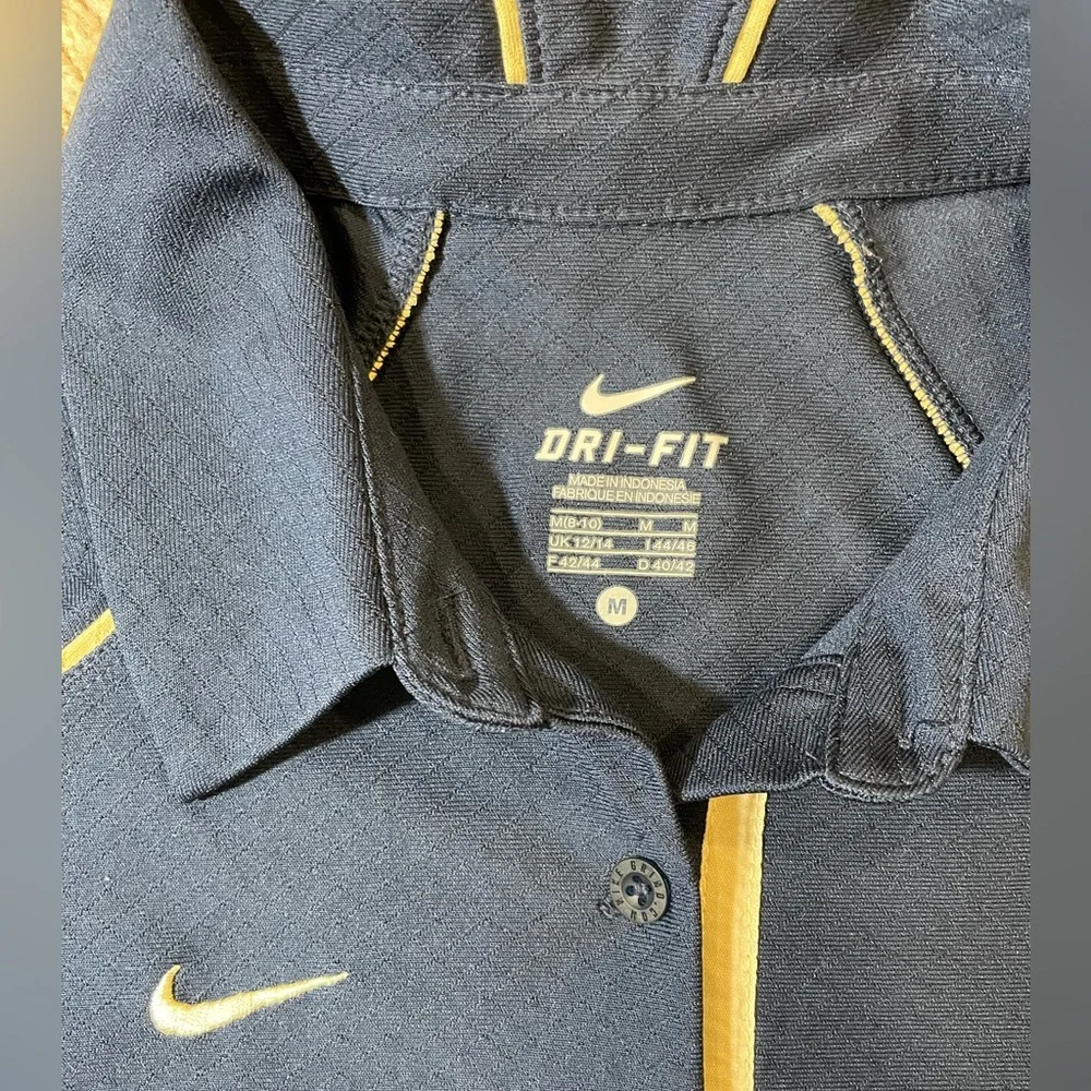 Nike navy solid
