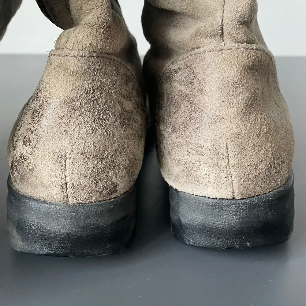 Born women’s tan