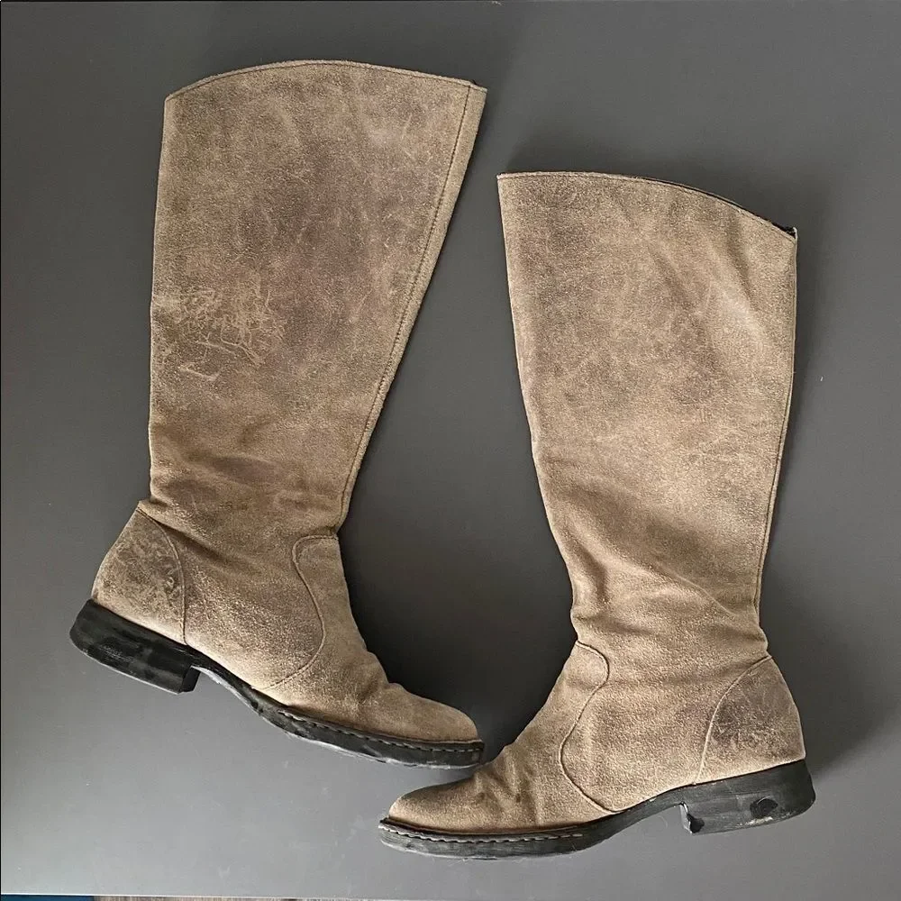 Born women’s tan