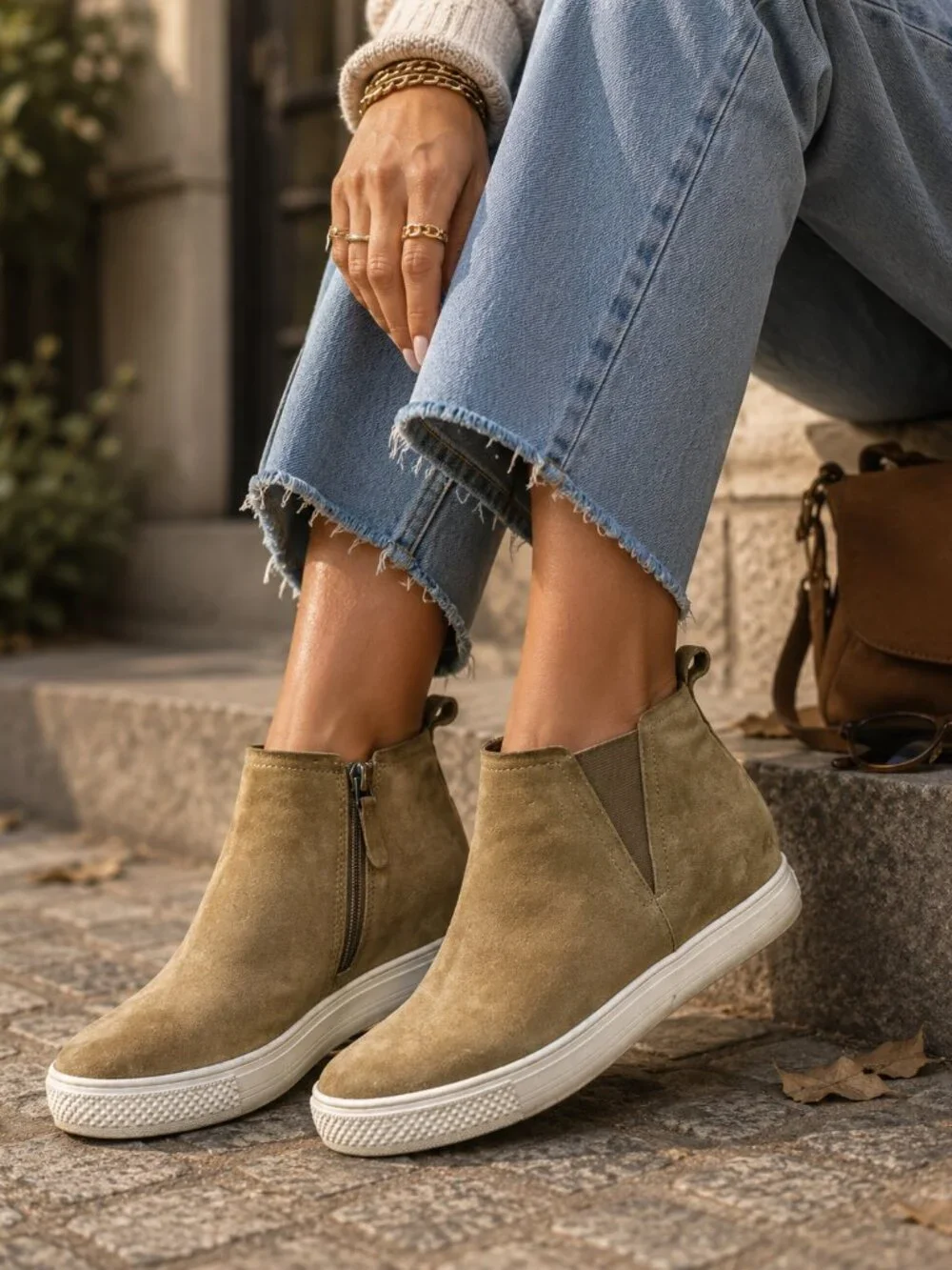 Caslon Cnaidy-Lea Suede Wedge Sneakers – Tan – Women’s Size 5.5M (A-1516)
