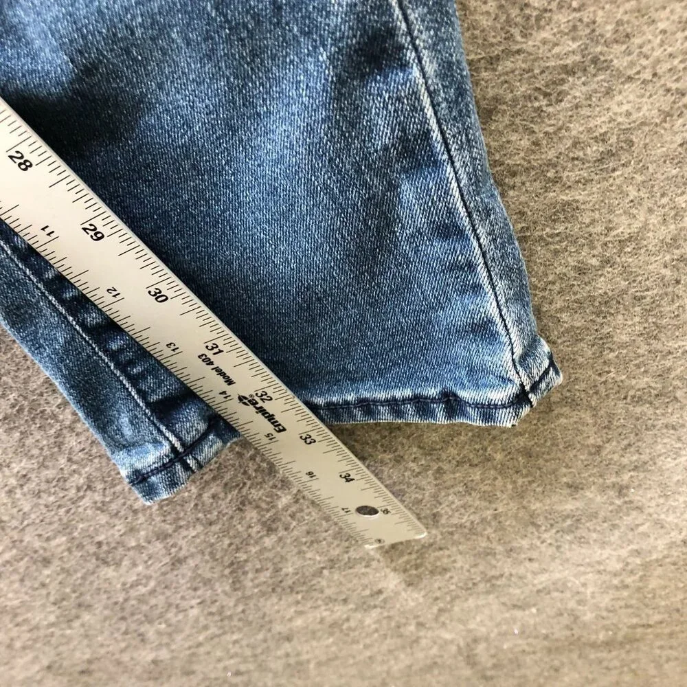 Uniqlo jean tagged