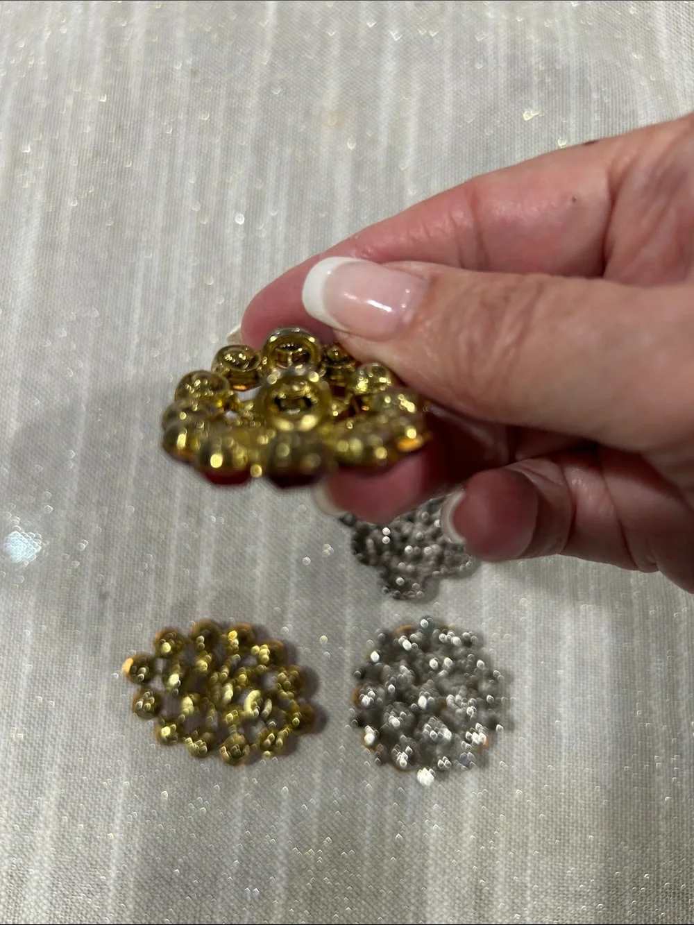 N/A stunning brooches