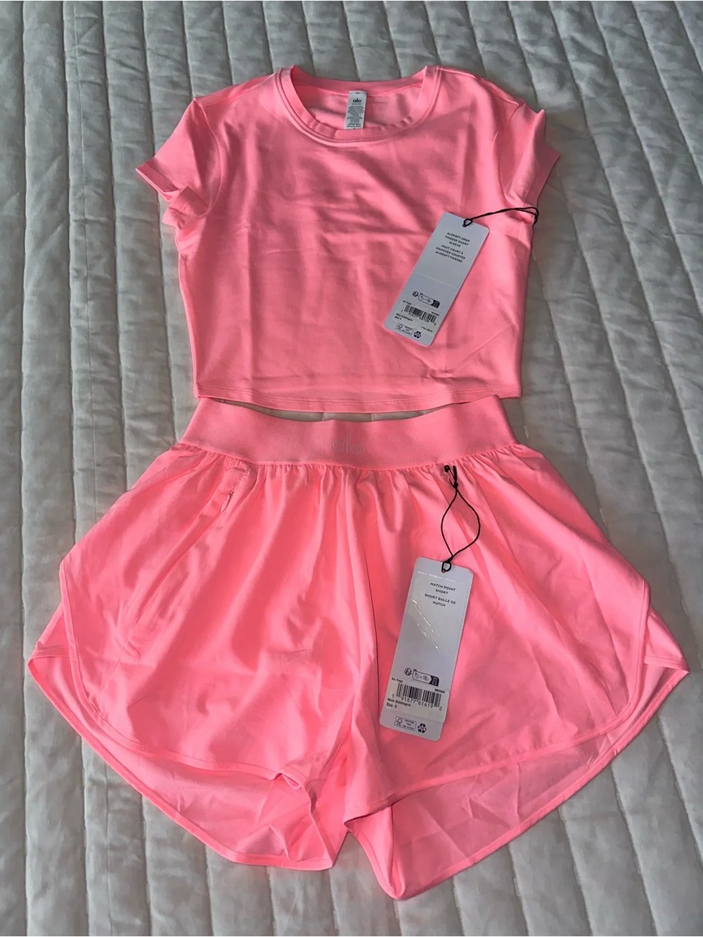 🆕 Neon Bubblegum Two-Piece Active Set - Alosoft Crop Top & Match Point Shorts 🆕