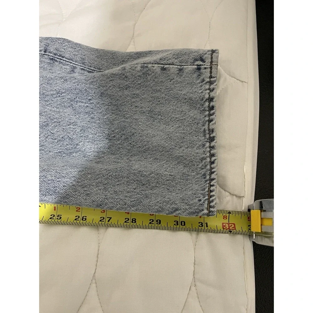Levis offer series accent