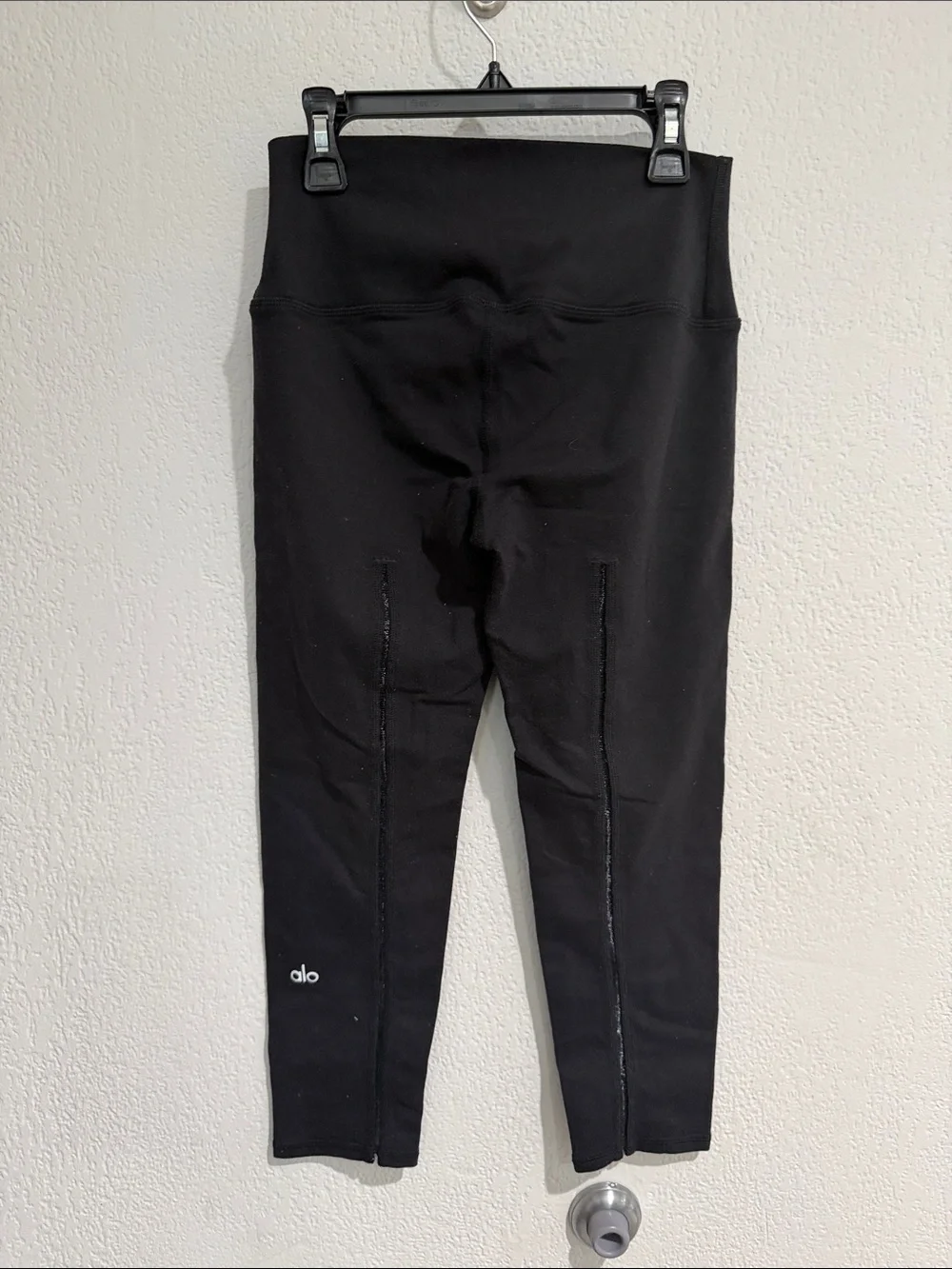 ALO Yoga stretchy crop