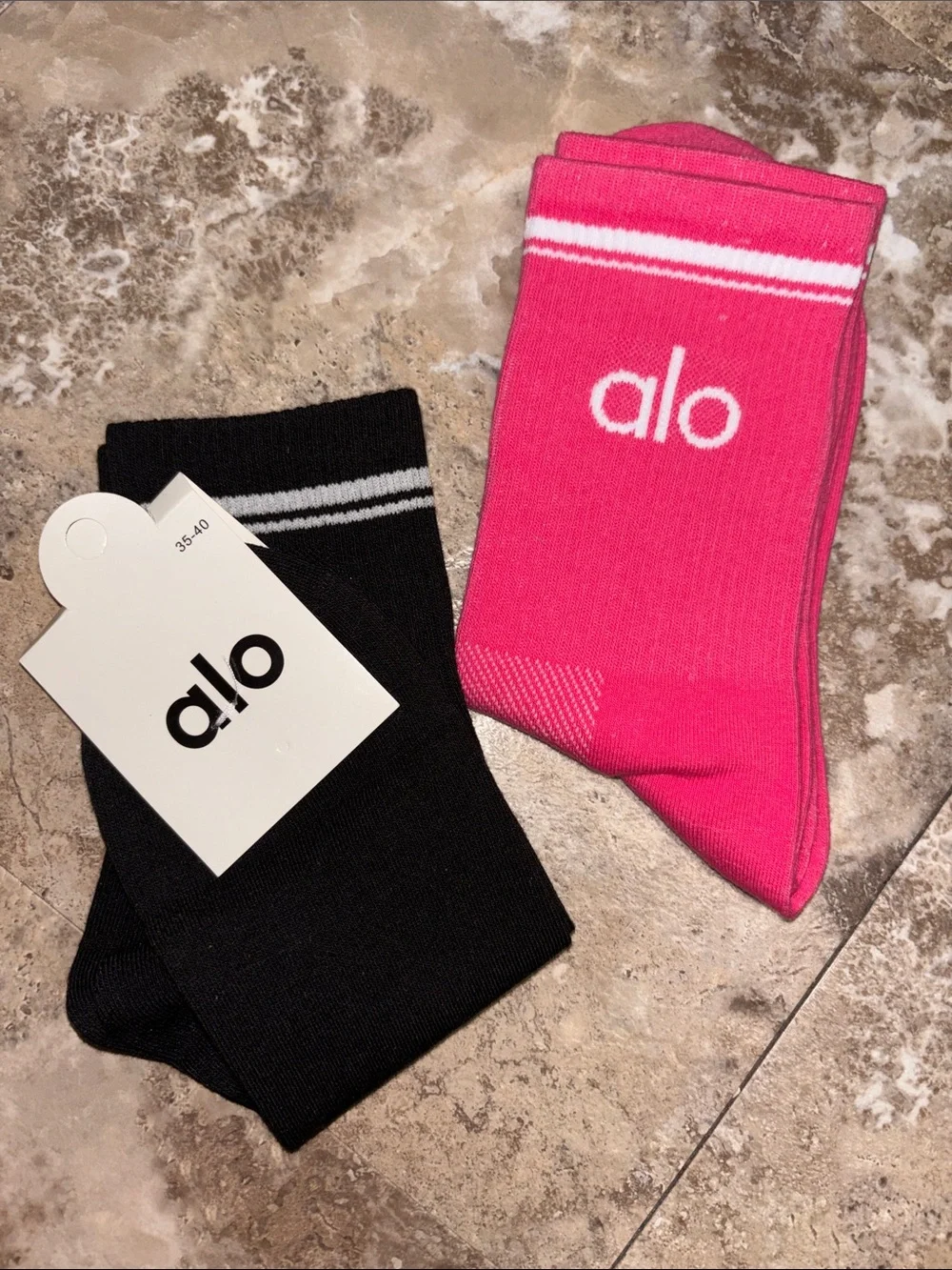 ALO Yoga - women’s Athletic Crew Socks - Black & Hot Pink Stripe