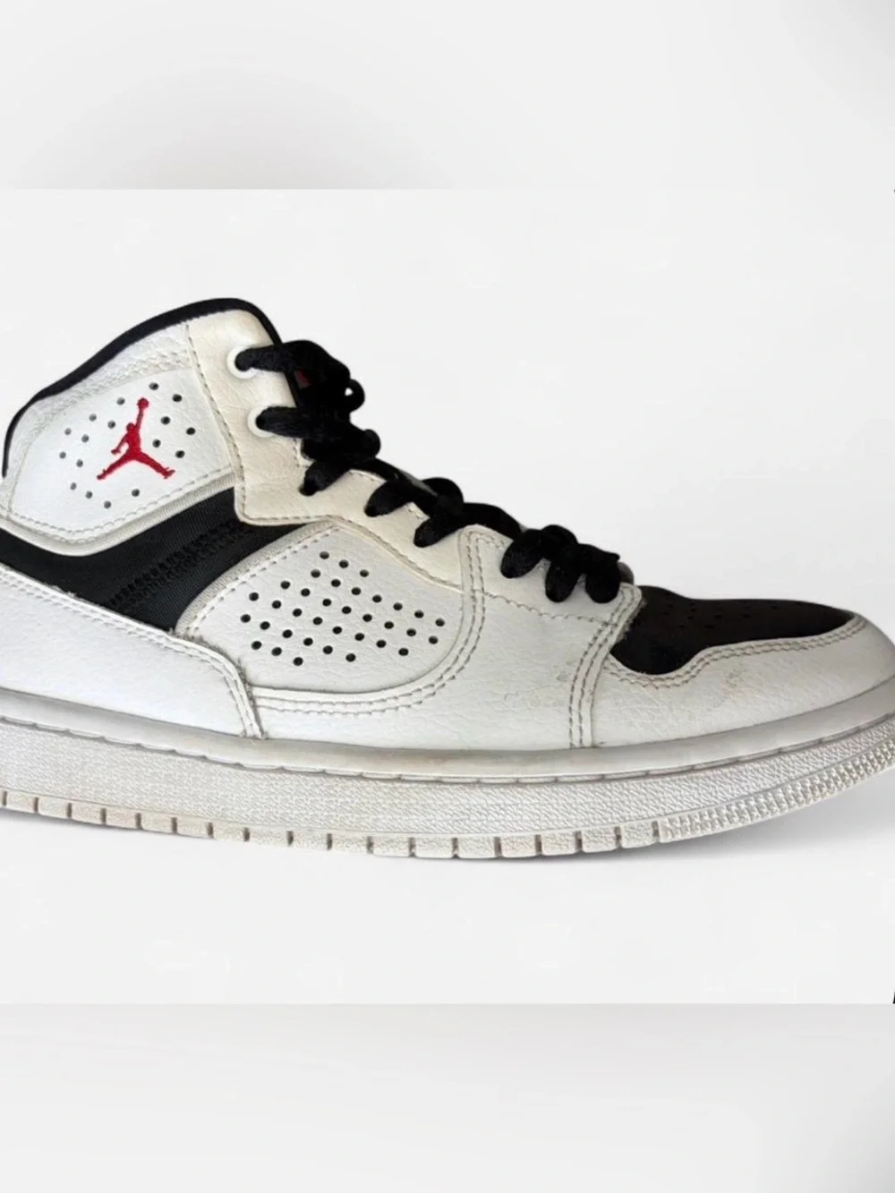 Jordan collar upper laces