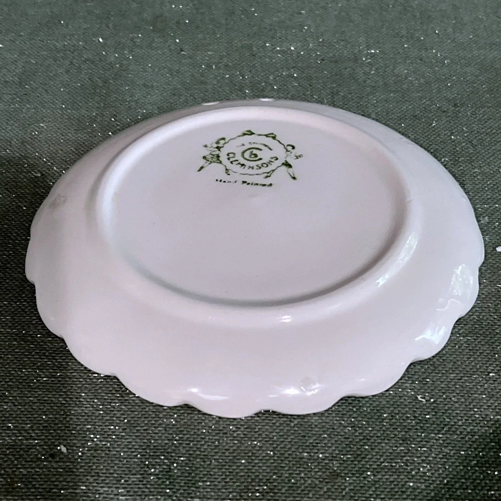 1940-1950's CALIFORNIA CLEMINSONS FLORAL HANGING WALL PLATE 5 Inches