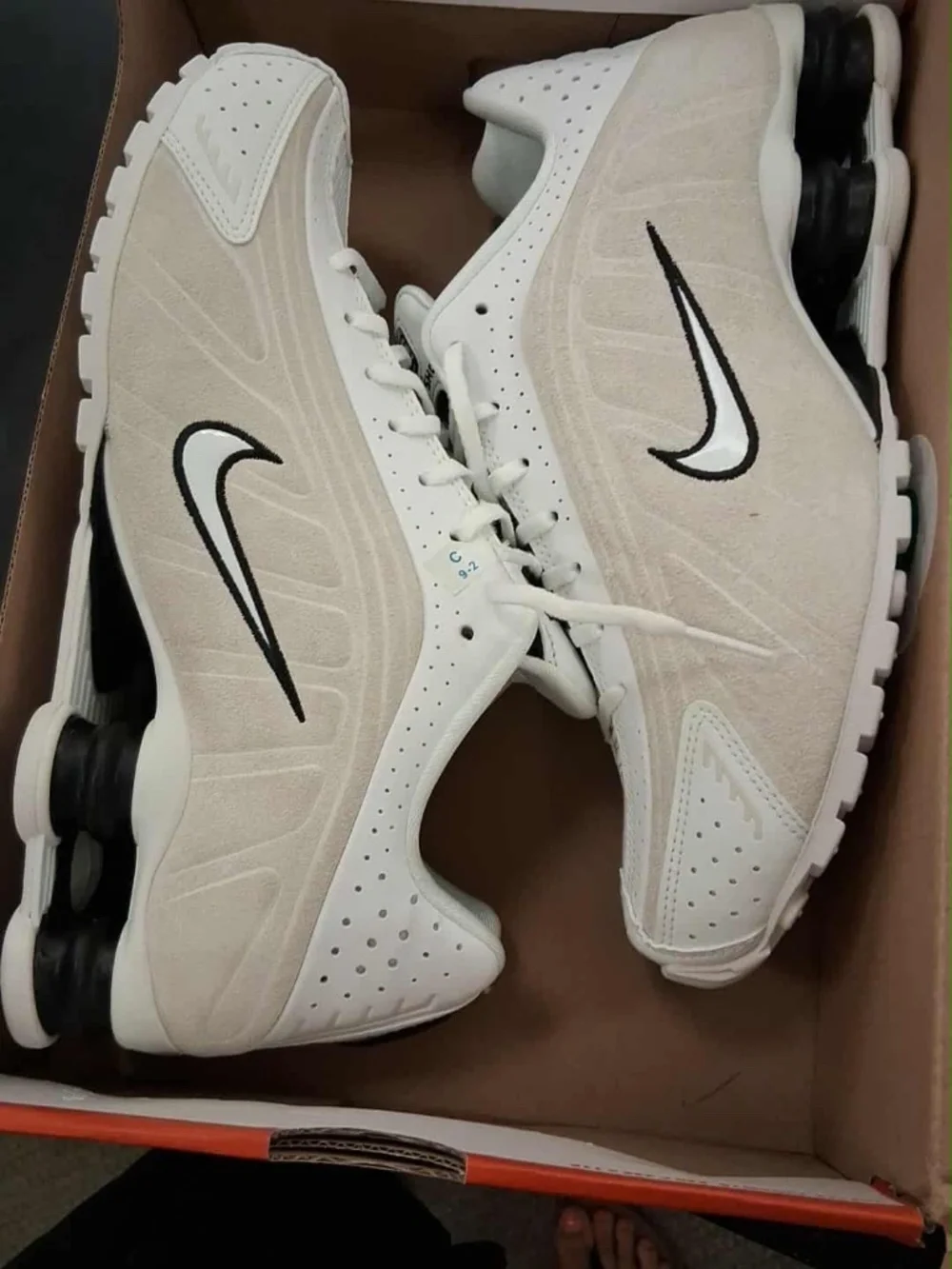 NWB-Nike Shox R4 9.5 Women’s