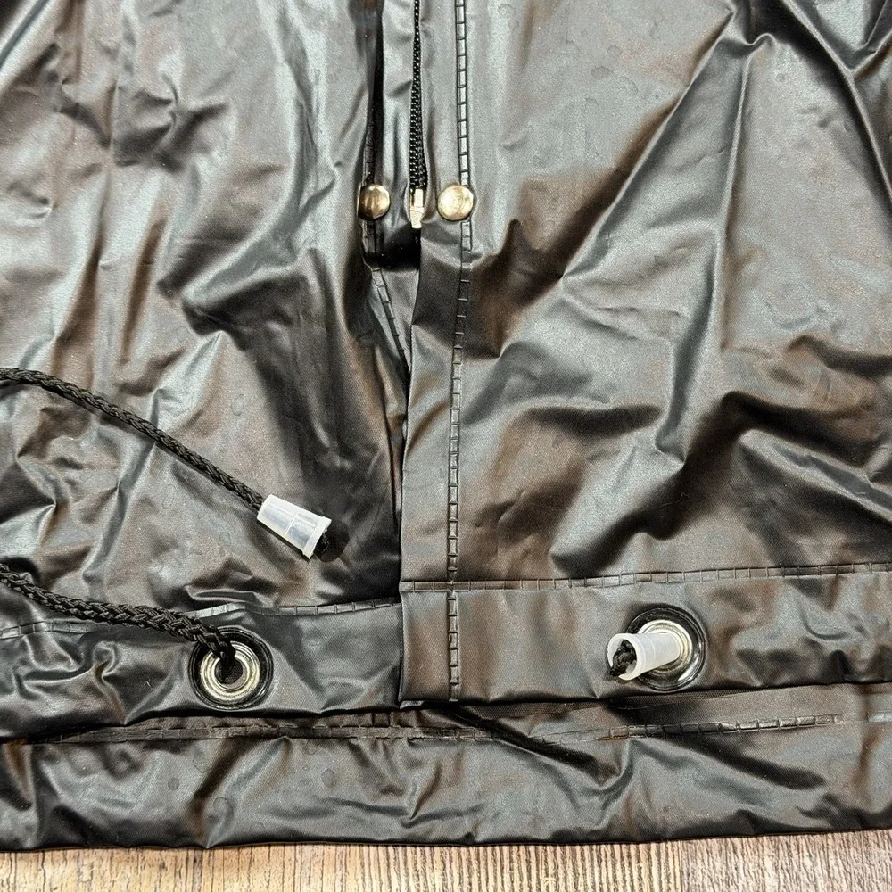 Fossil lightweight rain