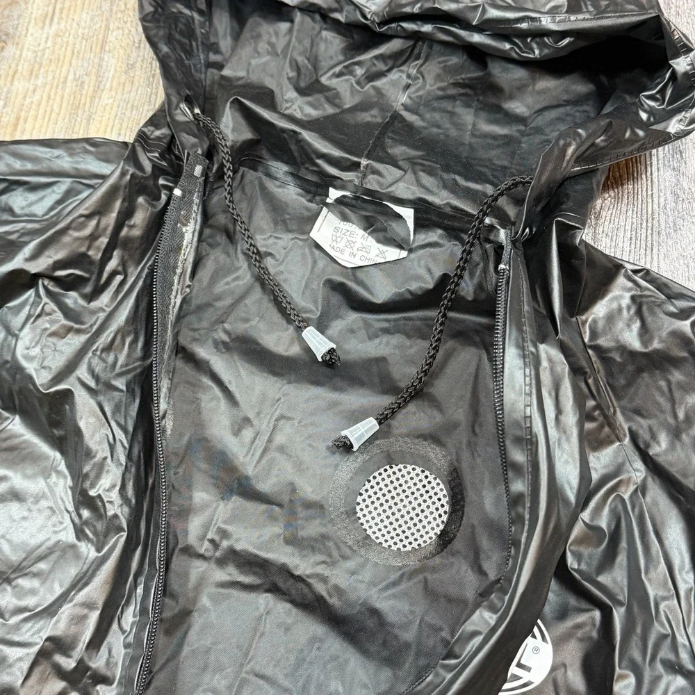 Fossil lightweight rain