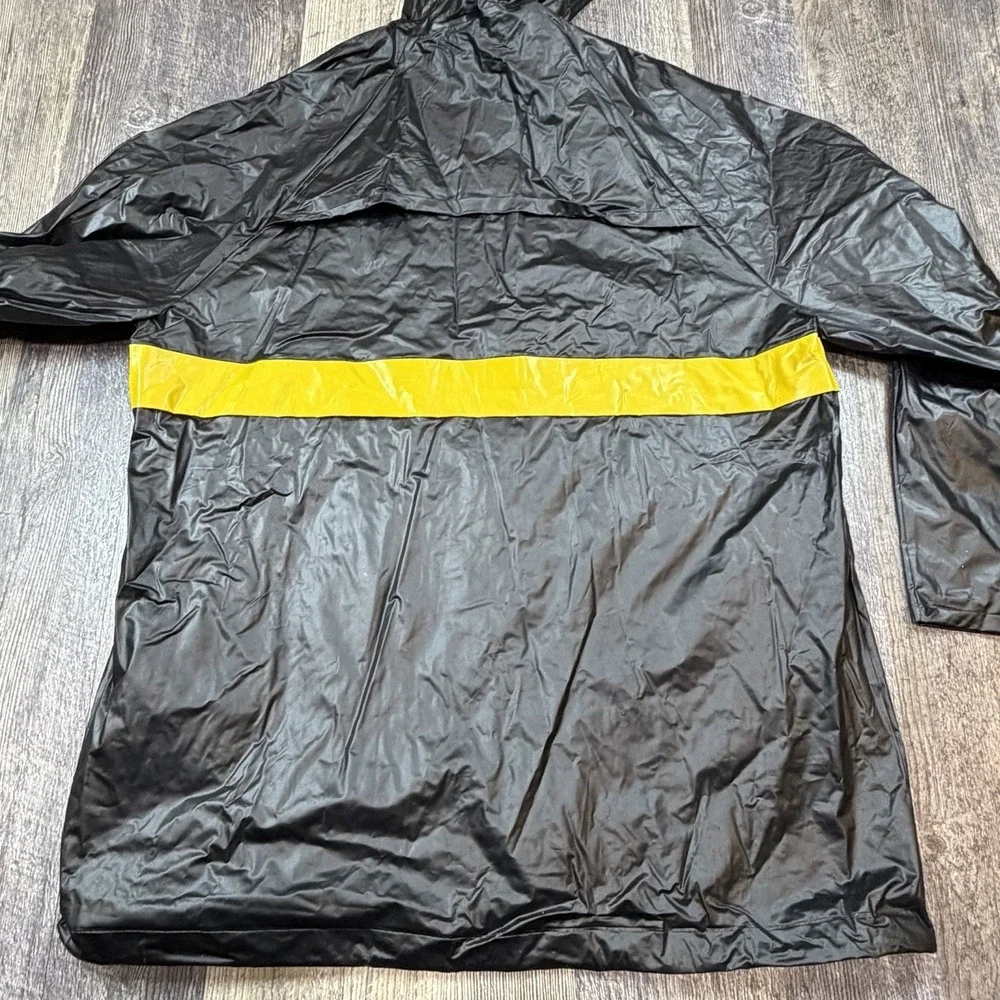 Fossil lightweight rain