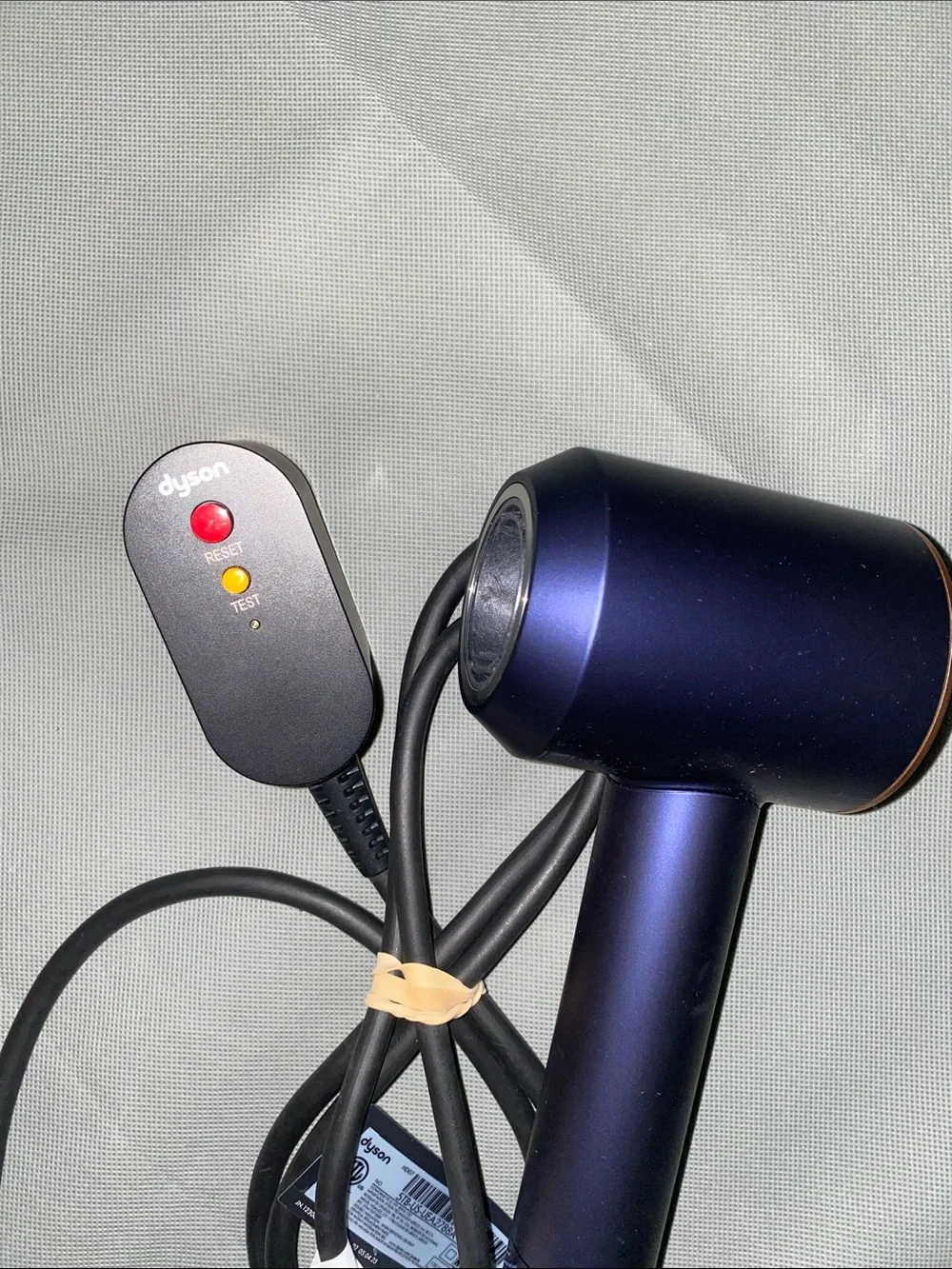Dyson supersonic hairdryer