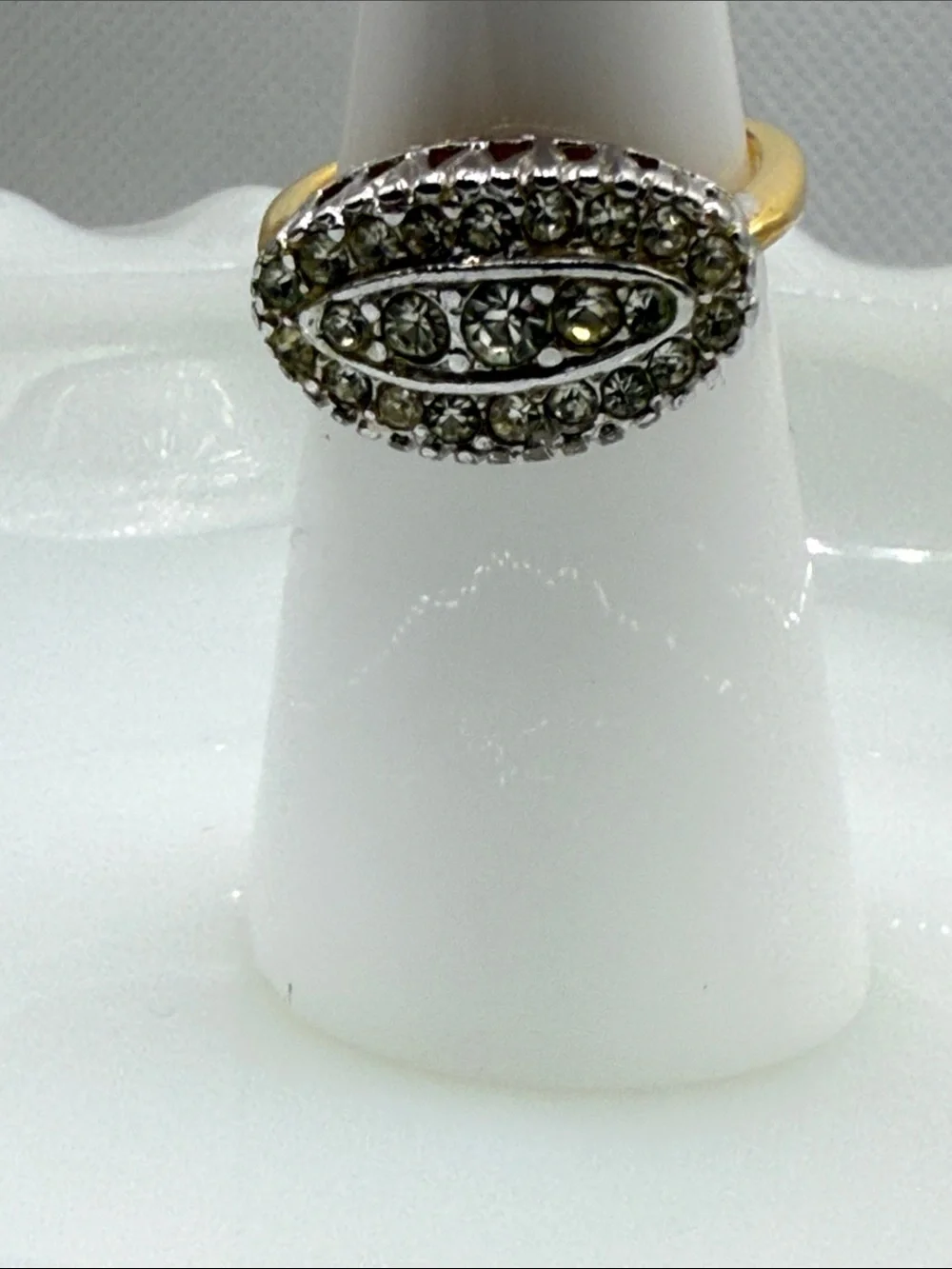 Stunning vintage 18K GE Golden Oval art deco pave rhinestone ring size 5