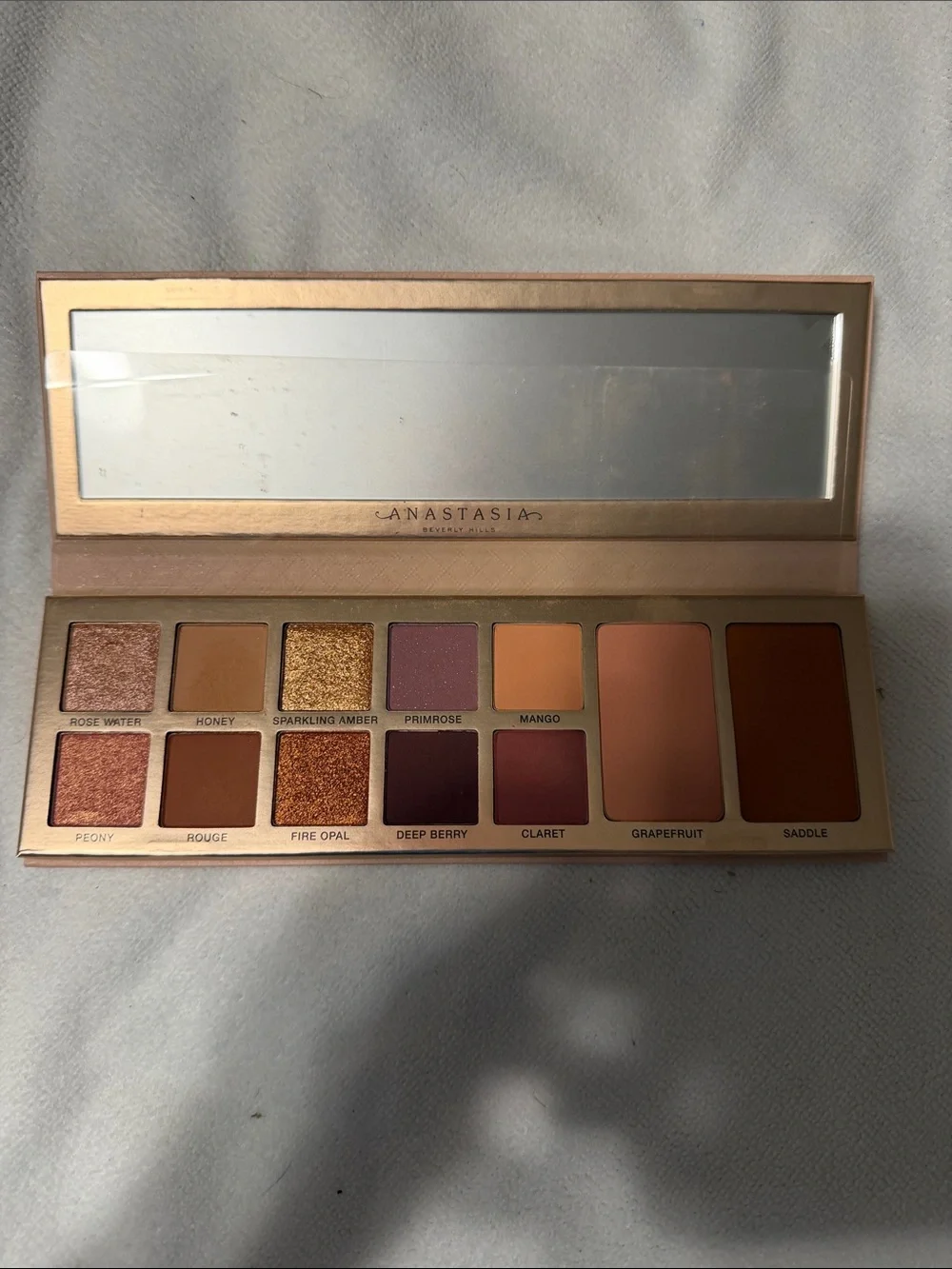 Anastasia Beverly Hills neutral pink