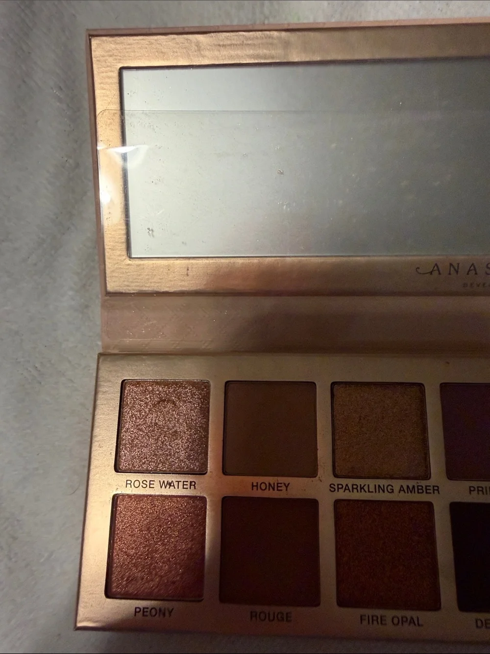 Anastasia Beverly Hills neutral pink