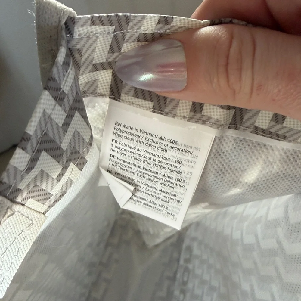 Lululemon Gray & White Chevron Tote Bag