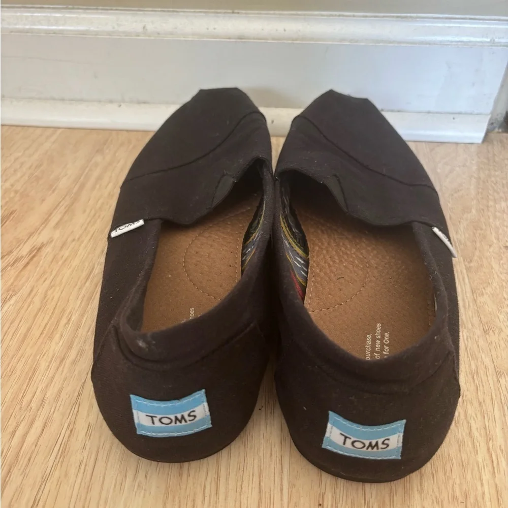 Toms classic black