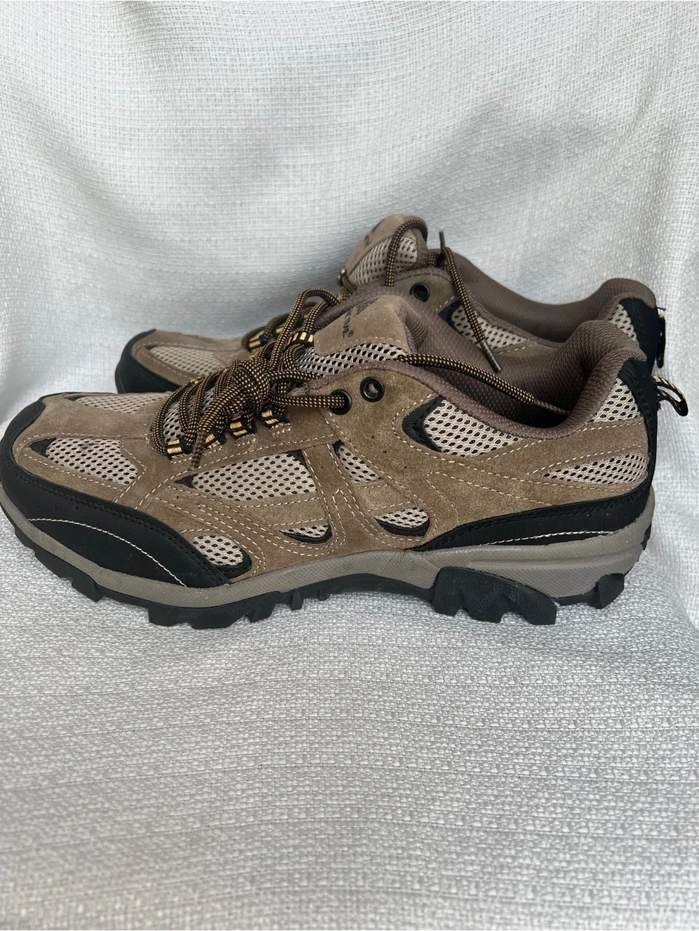 N/A men brown