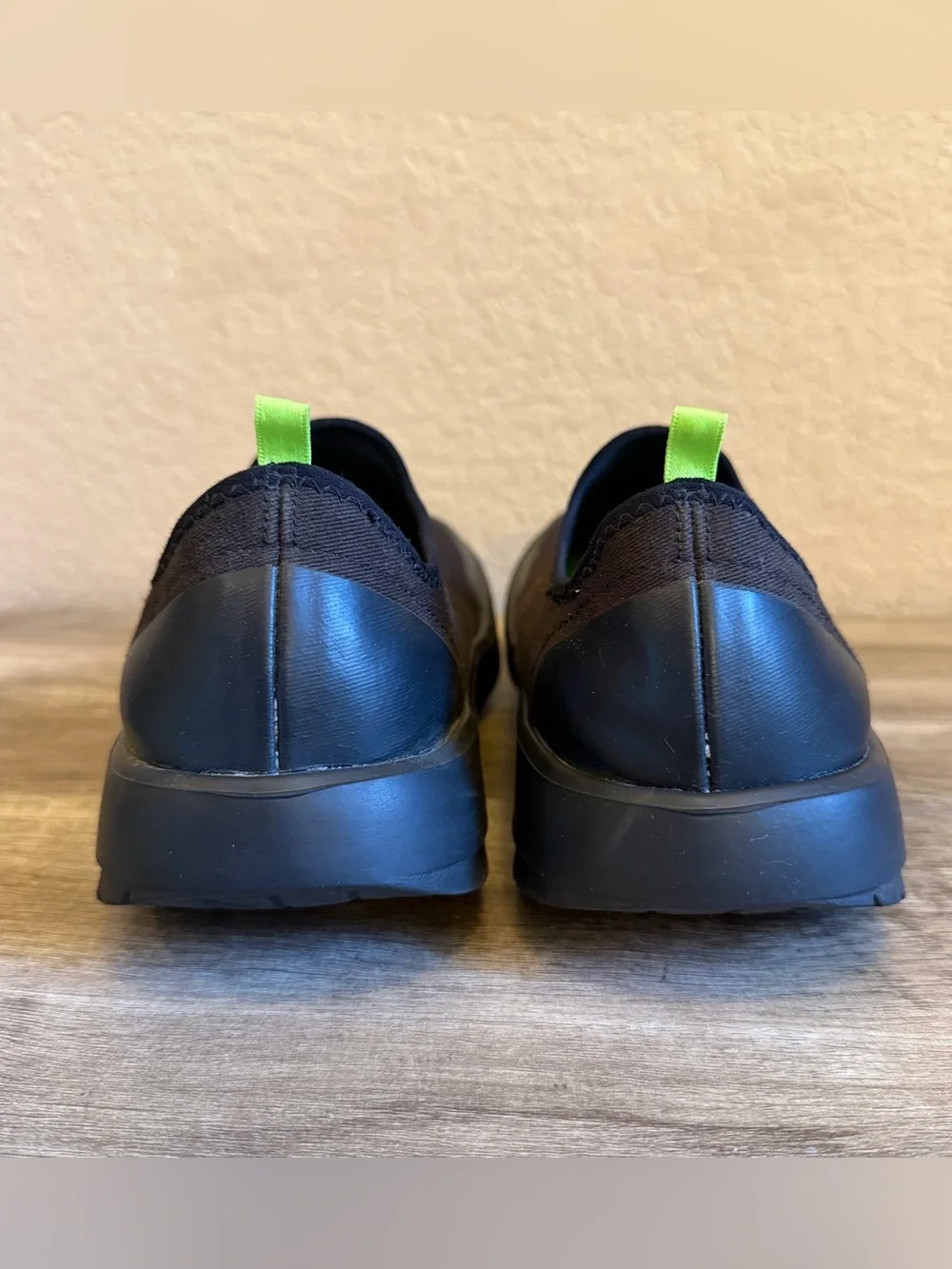 OOFOS OOmg Sport Recovery Shoes