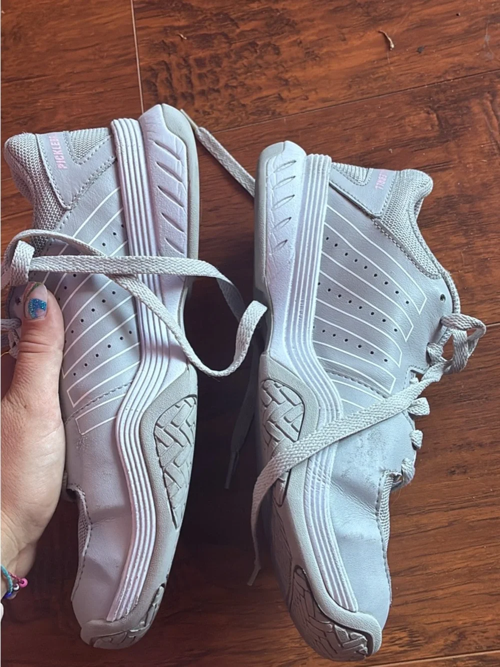 K-Swiss light gray