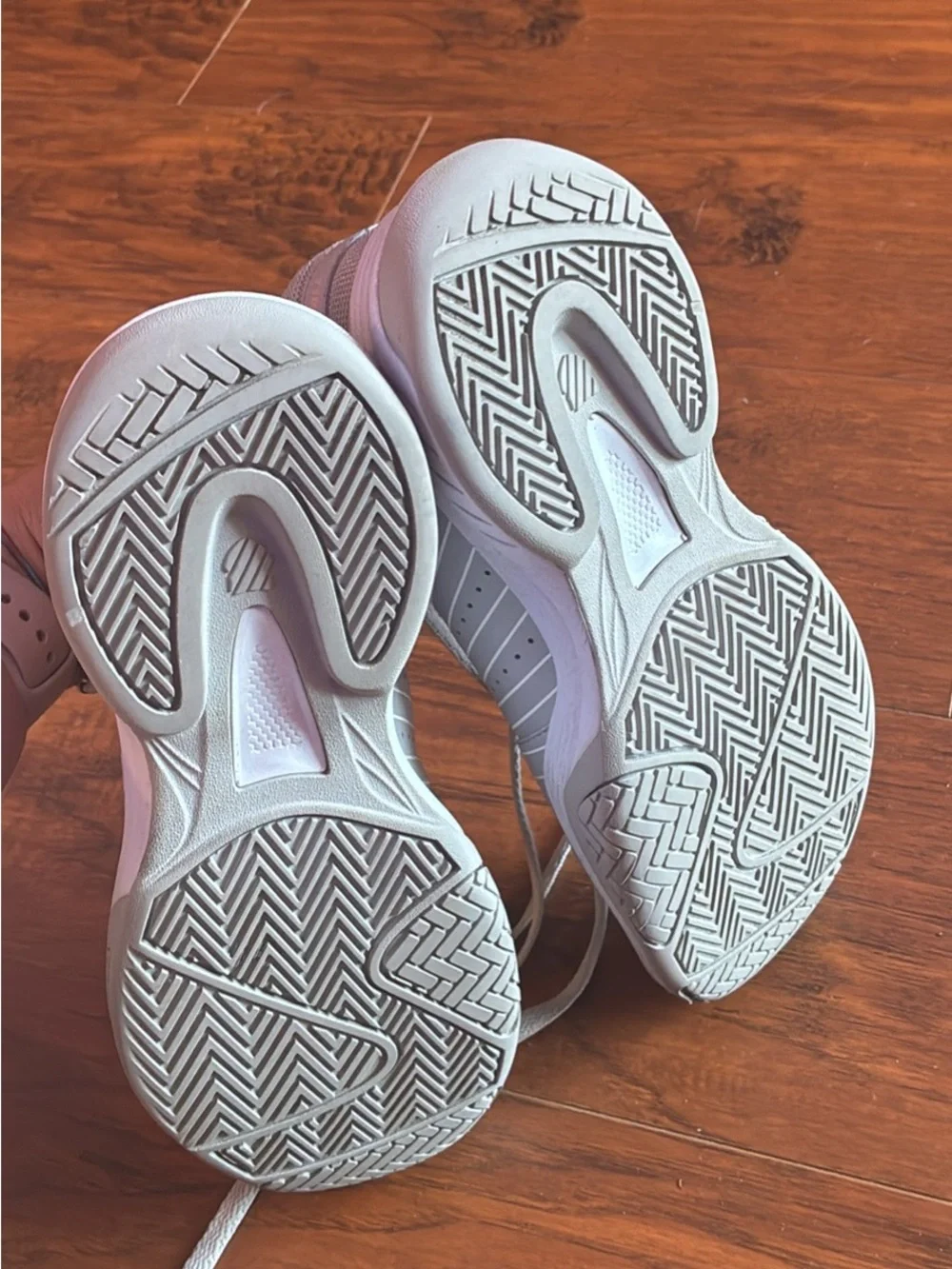 K-Swiss light gray