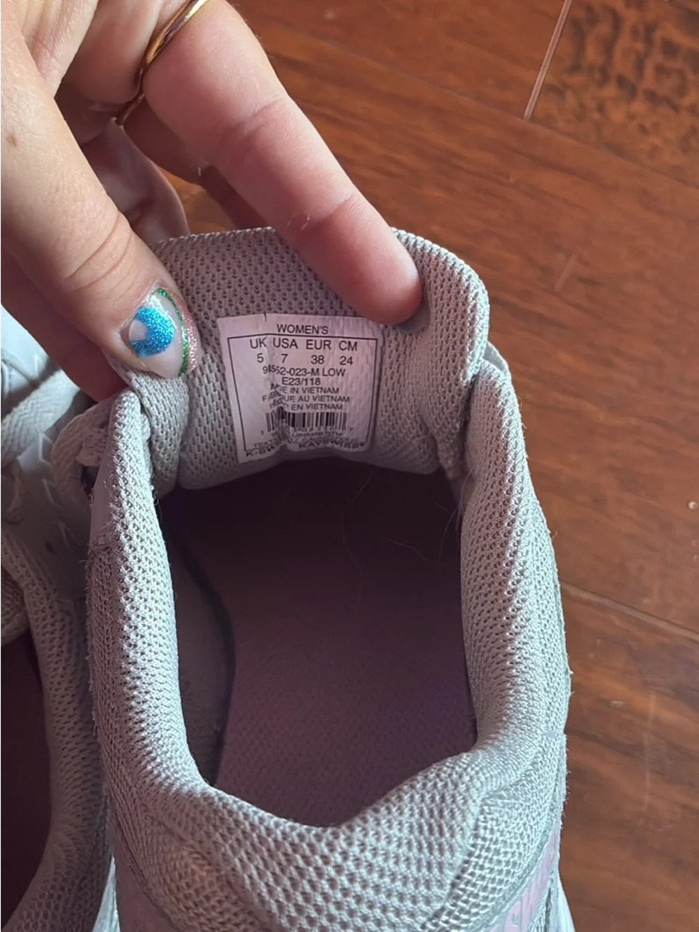 K-Swiss light gray