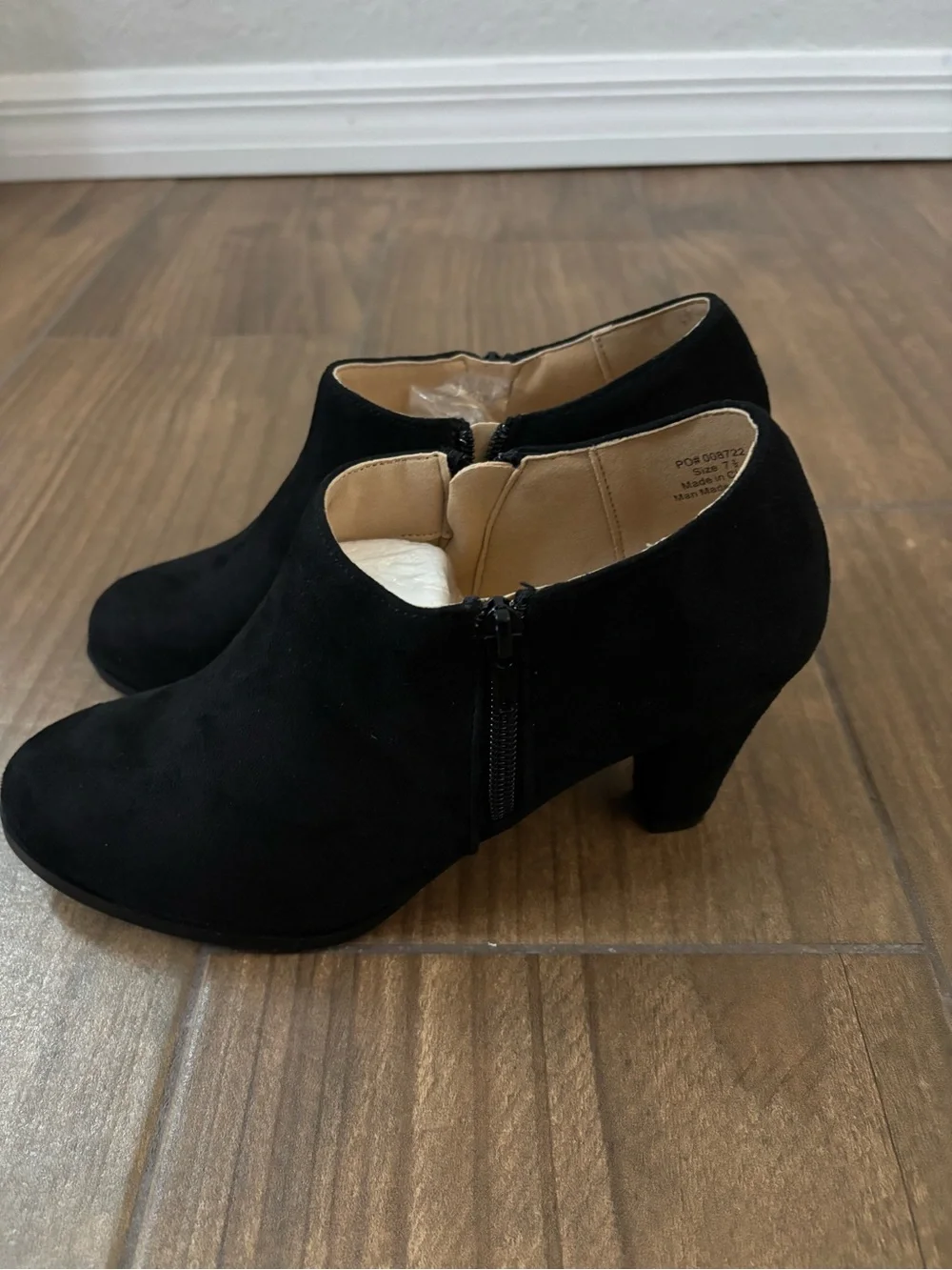 Journee Collection chic black