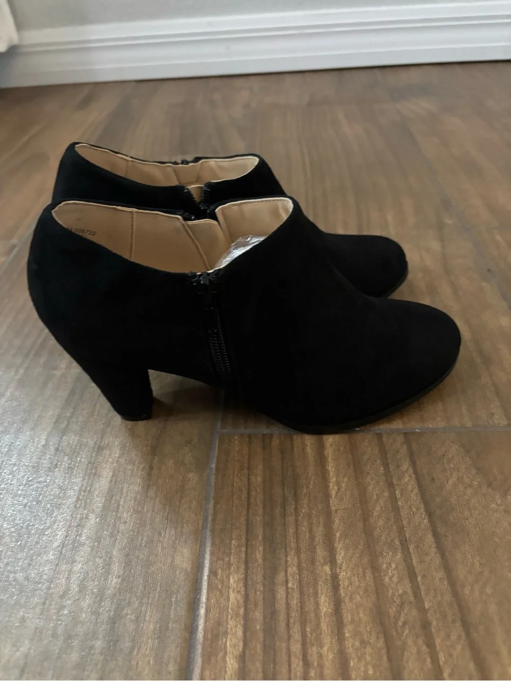 Journee Collection chic black