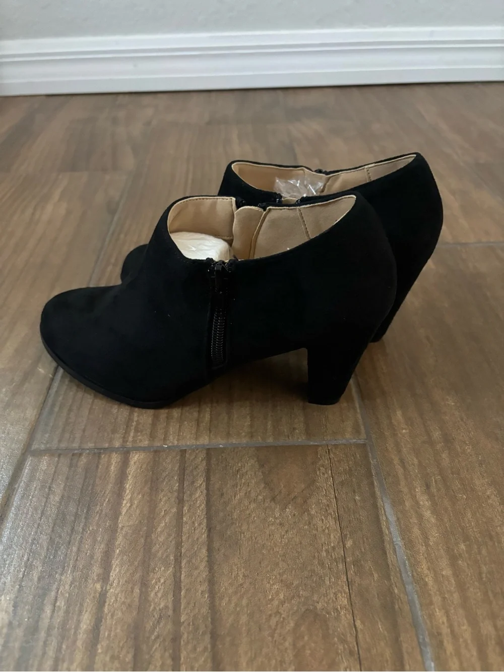 Journee Collection chic black