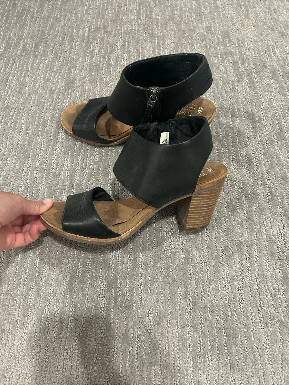 Toms black wedge