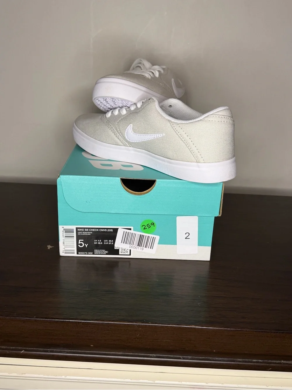 Nike low profile