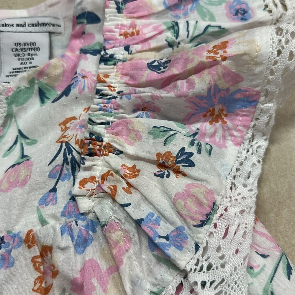 cupcakes & cashmere both top