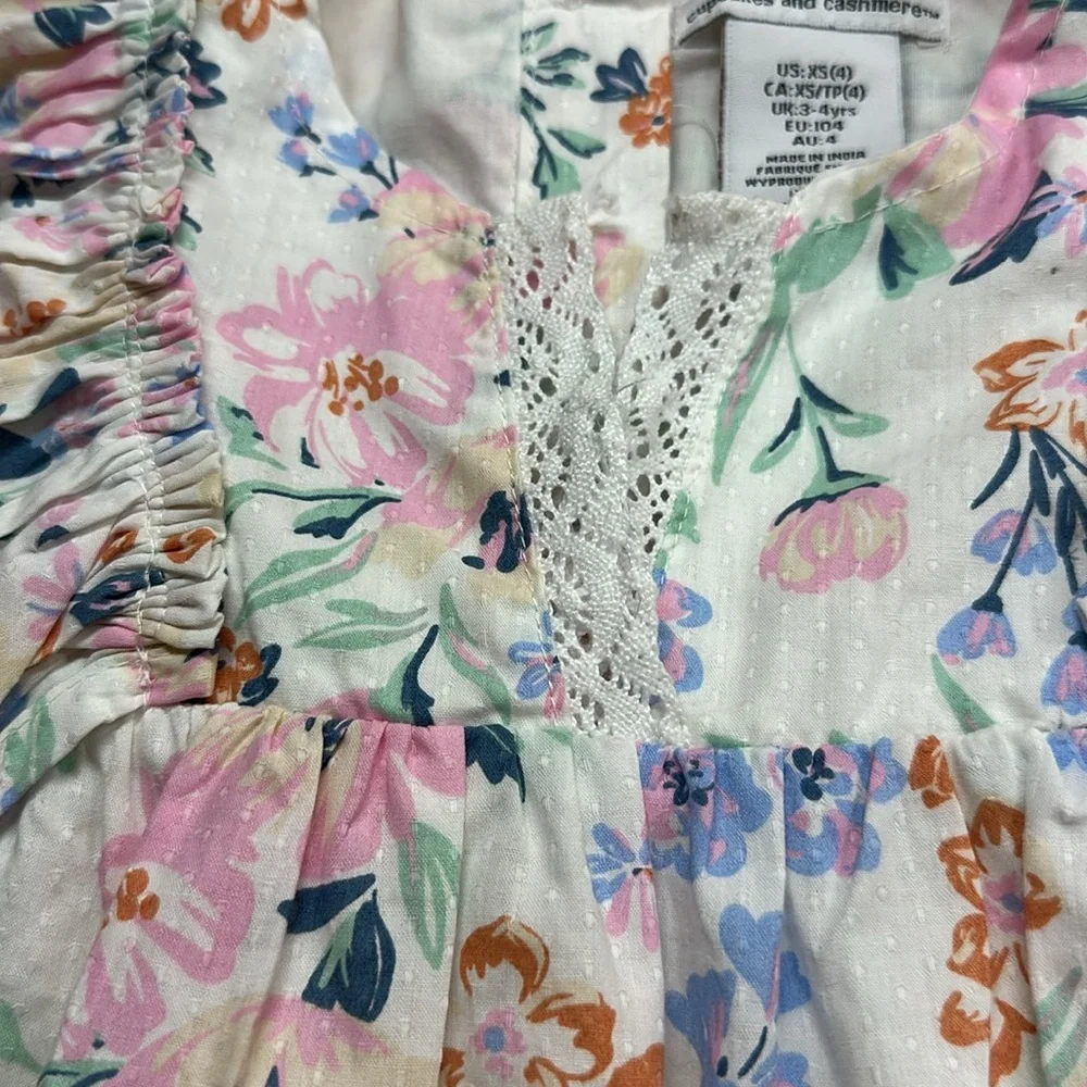 cupcakes & cashmere both top