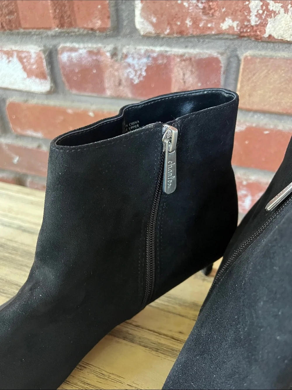 Charles By Charles David sleek black