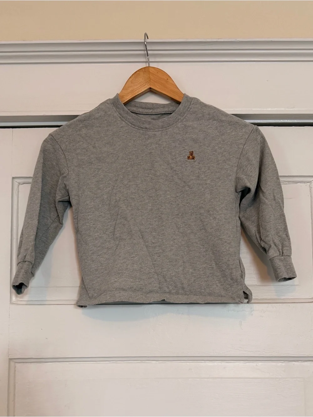 Gap Kids Heather Gray Crewneck Sweatshirt with Brown Bear Embroidery