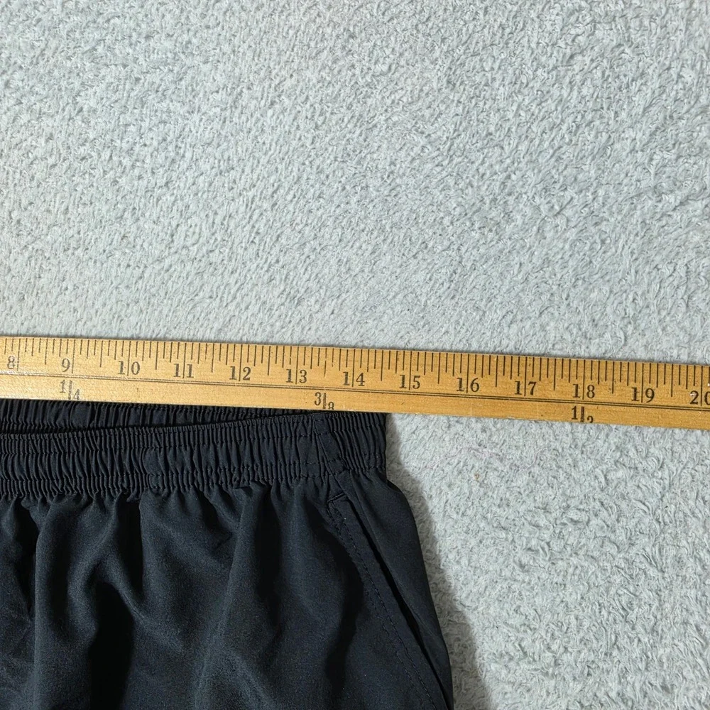 Nike pictures pockets side