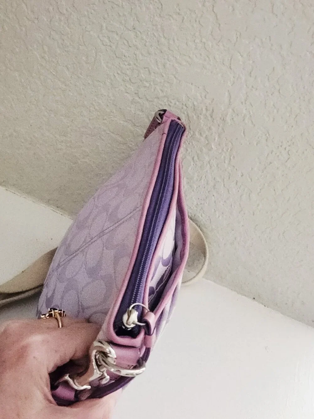 Euc Vintage  Coach Madison Signature C's Lavendar Crossbody Bag