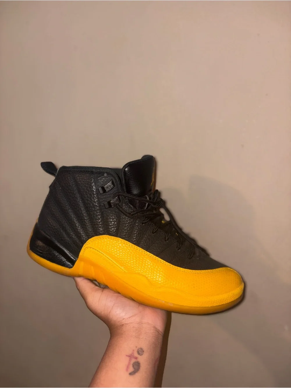 Jordan 12 Retro (Black University Gold)