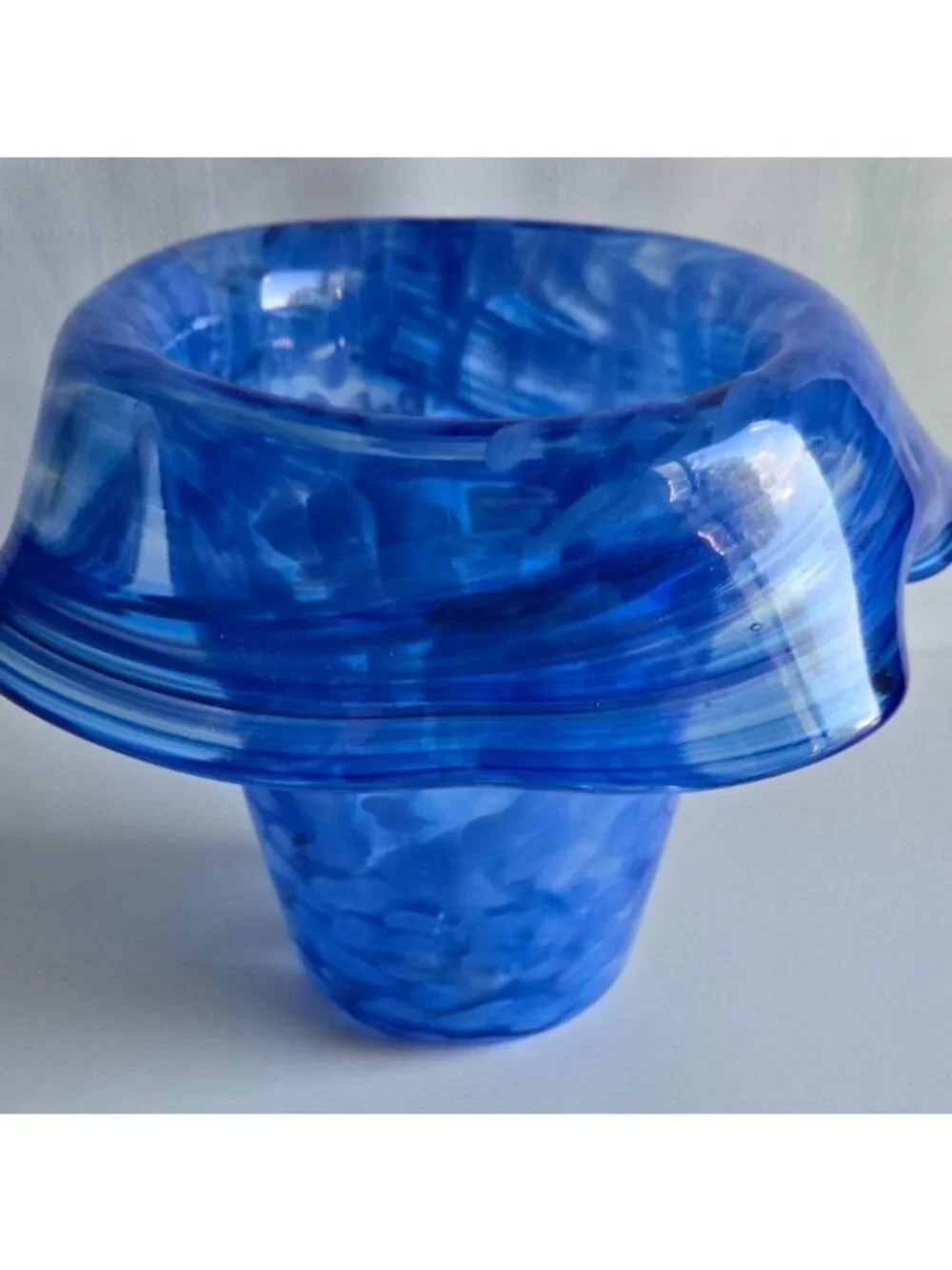 Blown Glass VASE Blue and White Swirled Tulip Shape Art Glass 6 x 8 