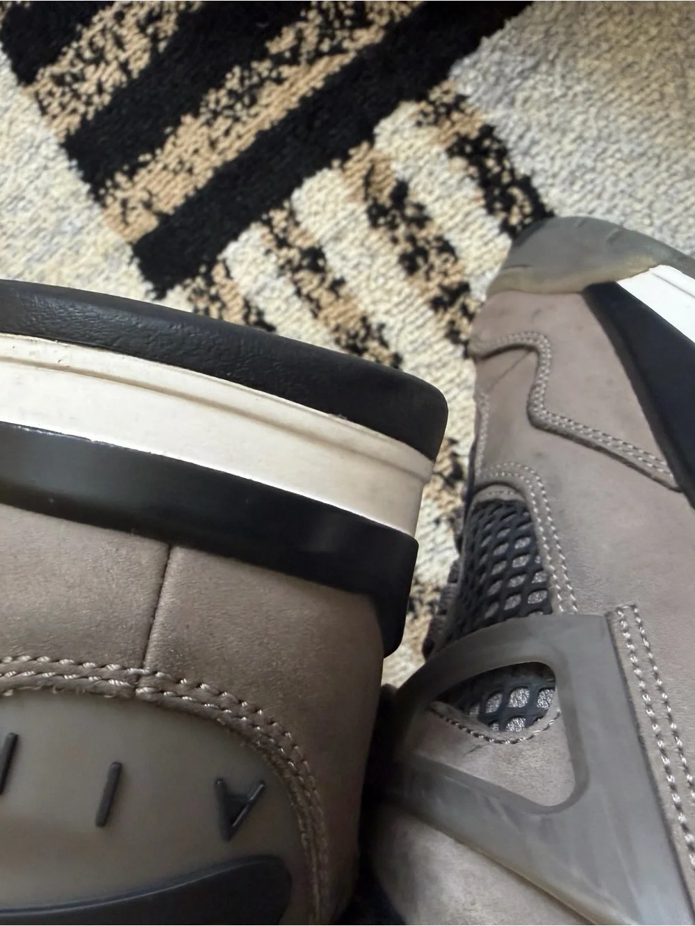 Aire Jordan 4 Retro cave stone/ Black-Fantom