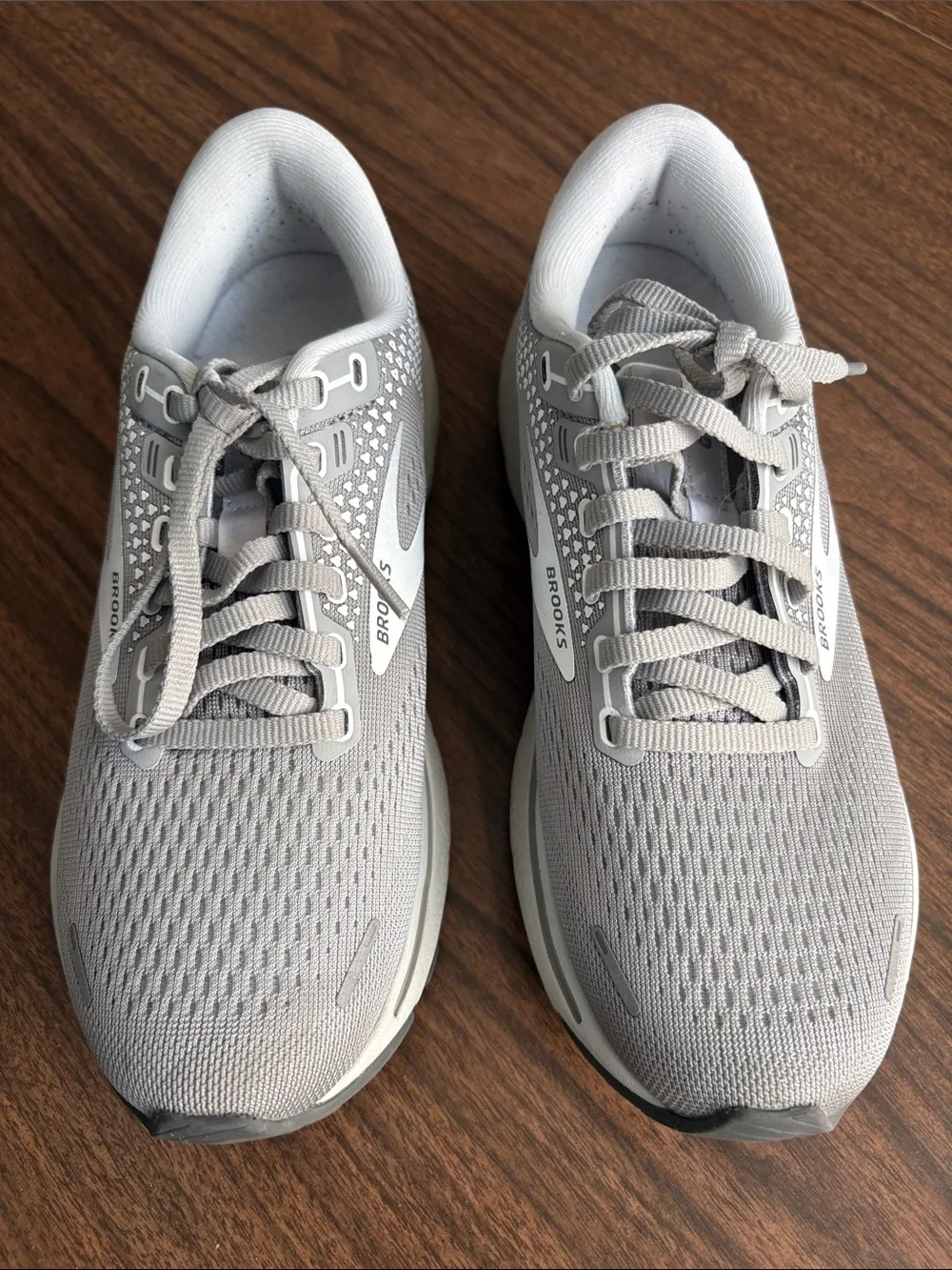 Brooks size ghost